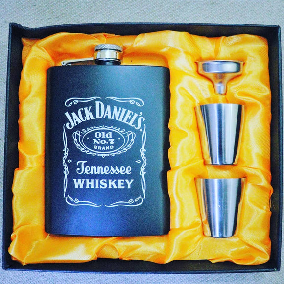 Stainless Steel Liquor Whiskey Flask With Tots and Stylish Gift Box